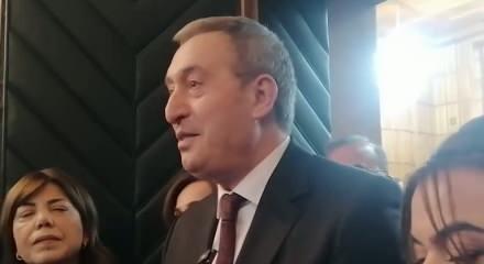 DEM Parti Eş başkanı Tuncer Bakırhan "Cumhurbaşkanının ev sahipliğinde liderler zirvesi toplanmalıdır" dedi