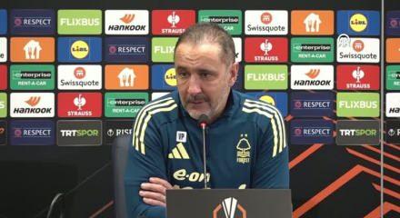 Fenerbah&ccedil;e-Nottingham Forest ma&ccedil;ının hem skoru hem de oyunu İngiltere'yi salladı! 