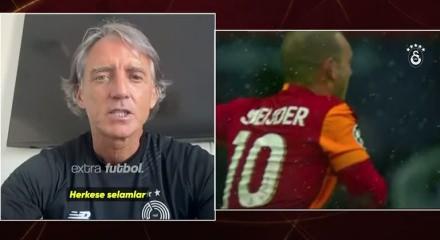 Galatasaray'ın eski teknik direkt&ouml;r&uuml;  Mancini sarı-kırmızılı takıma yıllar &ouml;nceki tarihi zaferi hatırlattı.