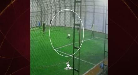 Halı sahada Matematik &ouml;ğretmeni hayatını kaybetti