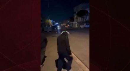 İzmir'de bir grup şehir eşkıyası &ccedil;ocuk otob&uuml;slere taş yağdırdı