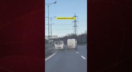 İstanbul trafiğinde maganda dehşeti: Yanındaki aracı bile bile bariyerlere sıkıştırdı!