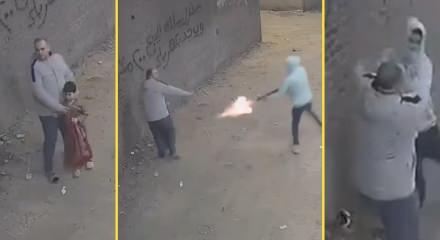 Mısır'da sokak ortasında dehşet: Baba ve oğluna saldırı &uuml;lkede infial yarattı