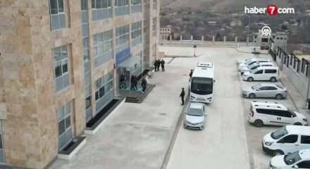  Şizofreni hastası olduğu iddia edilen şahıs, babasını bı&ccedil;aklayarak &ouml;ld&uuml;rd&uuml;