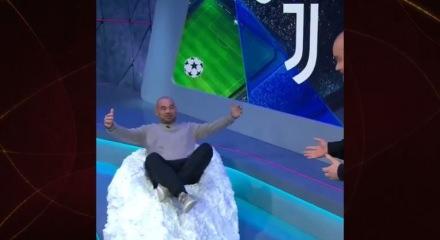  Galatasaray&rsquo;ın Juventus galibiyeti  sonrası Snejder 13 yıl &ouml;nceki g&uuml;ne g&ouml;ndermede bulundu