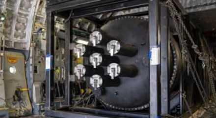 Trump'ın kararnamesi sonrası ABD'de ilk kez n&uuml;kleer reakt&ouml;r kargo u&ccedil;ağıyla taşındı