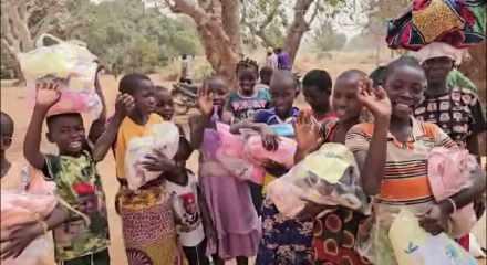 Yetim Vakfı Burkina Faso'da Ramazan bağışı yaptı