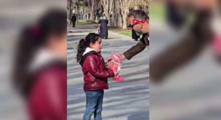 16 milyon izlnene denet k&ouml;y okullarındaki &ccedil;ocuklara &lsquo;umut&rsquo; oldu