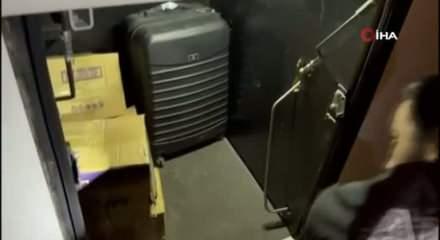 Adana&rsquo;da yolcu otob&uuml;s&uuml;nde 13,5 milyon TL&rsquo;lik ka&ccedil;ak telefon ele ge&ccedil;irildi