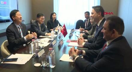 Bakan Bayraktar G&uuml;ney Koreli mevkidaşı ile g&ouml;r&uuml;şt&uuml;