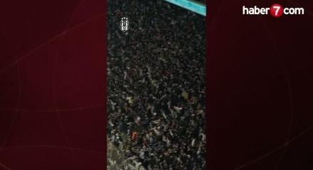 Beşiktaş taraftarı &ouml;n&uuml;nde G&ouml;ztepe'ye gol yağdırdı