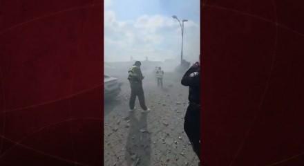 İran f&uuml;zelerle Tel Aviv'i vurdu. F&uuml;zenin vurduğu yerleşke ve &ccedil;evresi &ccedil;&ouml;kt&uuml;.