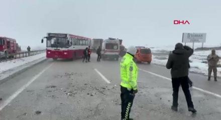 Erzurum'da zincirleme kazanın ardından aynı b&ouml;lgede ikinci kaza: 1 &ouml;l&uuml;, 4 yaralı