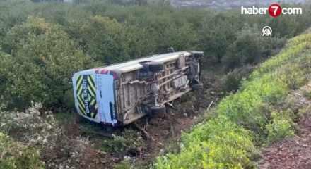 Hatay'da &ouml;ğrenci servisi devrildi: 9 kişi yaralandı