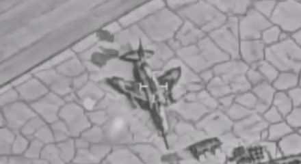 İsrail g&ouml;r&uuml;nt&uuml;leri paylaştı: Havalanmak &uuml;zereyken savaş u&ccedil;aklarını imha ettik