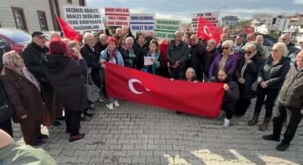 İzmir'de 57 yıllık tapu &ccedil;ilesi: 800 kişi karar bekliyor