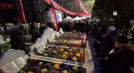 Necmettin Erbakan mezarı başında anıldı  Necmettin Erbakan