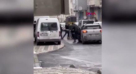 Sultangazi&rsquo;de davulcular yumruk yumruğa kavga etti