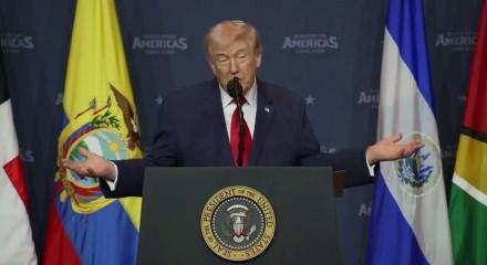 ABD başkanı Trump İran'a bağlı Harg Adası'nı işgale g&ouml;z kırptı