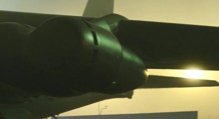 ABD'den B-52 bombardıman u&ccedil;ağı paylaşımı: Onları yere d&uuml;şm&uuml;şken yumrukluyoruz