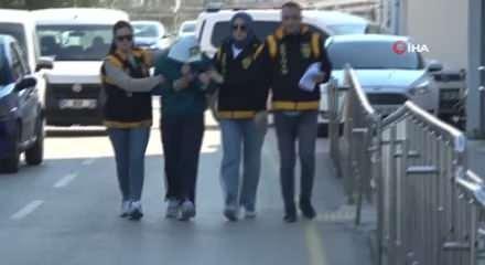 Adana'da dehşet: Kocasını ekmek bı&ccedil;ağıyla bı&ccedil;akladı!