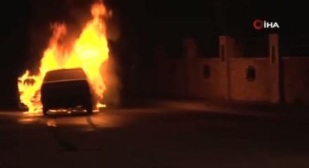 Alev topuna d&ouml;nen Tofaş'tan geriye demir yığını kaldı