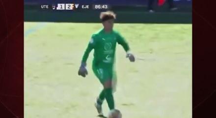 Kalecisini &ccedil;ıkaran takım 2-0'dan gelerek 1 puanı kaptı