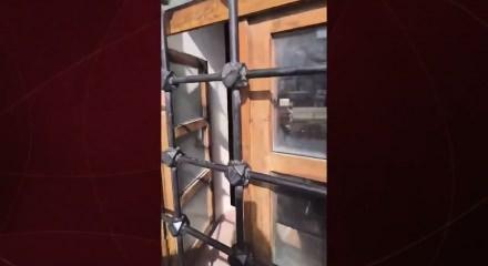 İznik'te Candarlı İbrahim Paşa T&uuml;rbesisinin i&ccedil;ler acısı hali tepki &ccedil;ekti