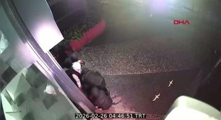 G&ouml;kt&uuml;rk&rsquo;te 2 dakikada 18 milyon liralık vurgun! O anlar kameralara yansıdı