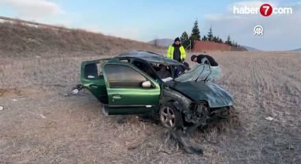 K&uuml;tahya'da feci kaza: 1 &ouml;l&uuml;, 2 yaralı!