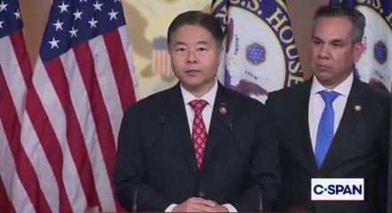 Lieu: Trump &ccedil;ocuklara tecav&uuml;z etti