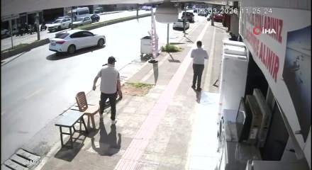 Mersin'de bir esnaf, yardım etmek istediği gen&ccedil; tarafından soyuldu