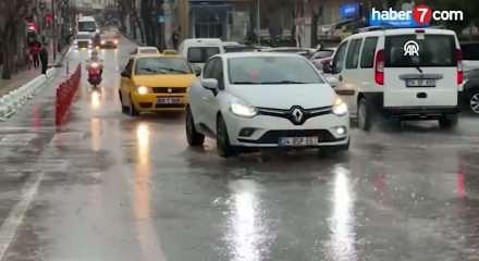 Meteoroloji uyardı: &Ccedil;ok sayıda ilde yağış ve kuvvetli kar bekleniyor