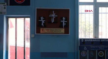 Okulda para toplayıp, 3 bakkalın veresiye defterini satın aldılar