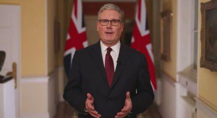 Starmer: İran&rsquo;a saldırılara katılmıyoruz ancak savunma i&ccedil;in &uuml;sleri a&ccedil;tık