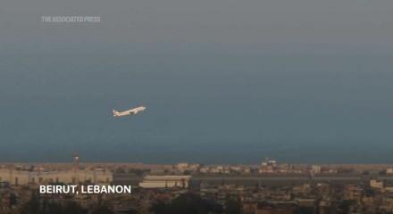 İsrail hava saldırısı ger&ccedil;ekelşitiği sırada havalanan u&ccedil;ak y&uuml;rekleri ağza getrid