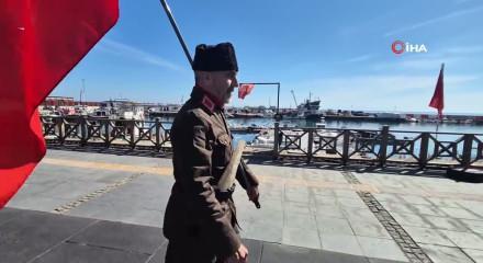 8 yıldır İstanbul'dan &Ccedil;anakkale'ye y&uuml;r&uuml;yor! Vatandaşların ilgisiyle karşılaştı