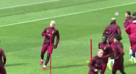 Galatasaray Şampiyonlar Ligi'nde sahaya &ccedil;ıkıyor