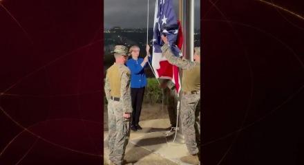 ABD bayrağı 7 yıllık aranın ardından Venezuela&rsquo;da yeniden g&ouml;ndere &ccedil;ekildi