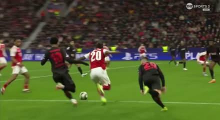 Halil Umut Meler, Leverkusen-Arsenal ma&ccedil;ındaki kararıyla Şampiyonlar Ligi&rsquo;nde tartışma yarattı
