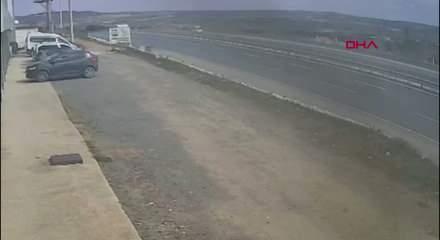  &Ccedil;atalca'da kamyonun ref&uuml;je saplandığı anlar kamerada