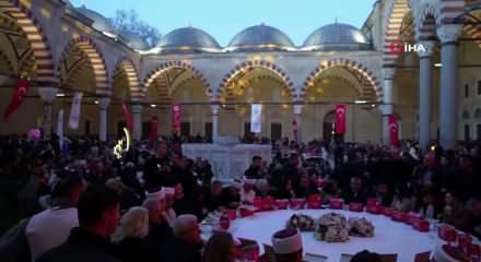 Selimiye&rsquo;nin g&ouml;lgesinde binlerce kişi iftarda buluştu