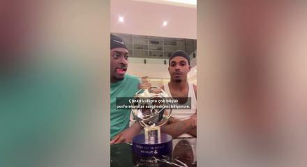 Takım arkadaşından Osimhen'e b&uuml;y&uuml;k &ouml;vg&uuml;