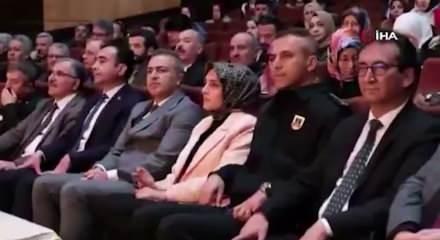 Arap&ccedil;a tartışması b&uuml;y&uuml;yor: İstiklal Marşı &uuml;zerinden dikkat &ccedil;eken ger&ccedil;ek