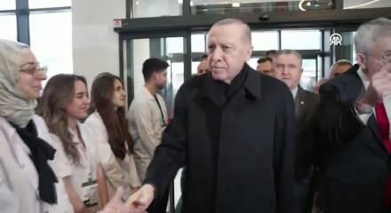 Cumhurbaşkanı Erdoğan, G&uuml;neysu Tenzile Erdoğan Devlet Hastanesi'nde incelemelerde bulundu