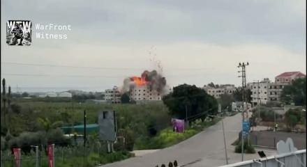 İsrail ordusu: Suriye'nin g&uuml;neyinde Şam y&ouml;netimine ait askeri &uuml;sleri vurduk