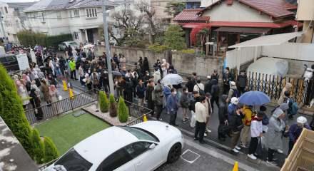 Japonya'daki Tokyo Camii'nde bayram namazı yoğun katılım nedeniyle 5 kez kılındı