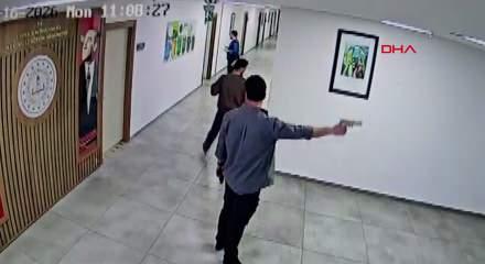 Kepez H&uuml;k&uuml;met Konağı'nda silahlı dehşet: İşte saldırganın giriş anları