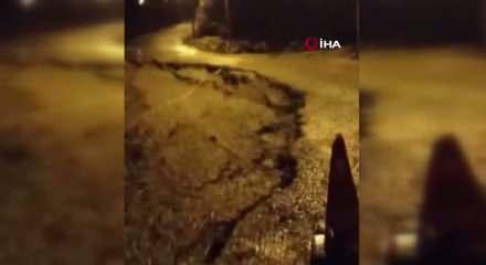 Sağanak nedeniyle yol &ccedil;&ouml;kt&uuml;, 11 k&ouml;y ulaşıma kapandı