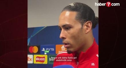 Virgil Van Dijk, 4-0 sonrası Uğurcan &Ccedil;akır'ı &ouml;vd&uuml;